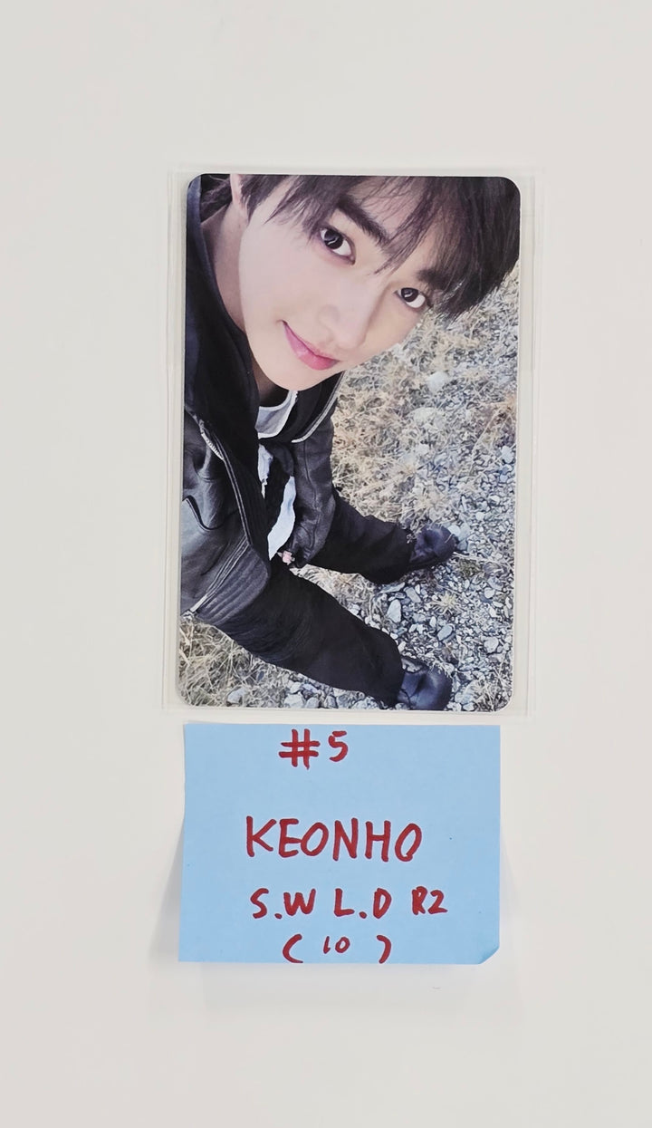 CORTIS 1st EP album "Color Outside The Line" - Soundwave Lucky Draw Event Photocard R2 [25.10.10]