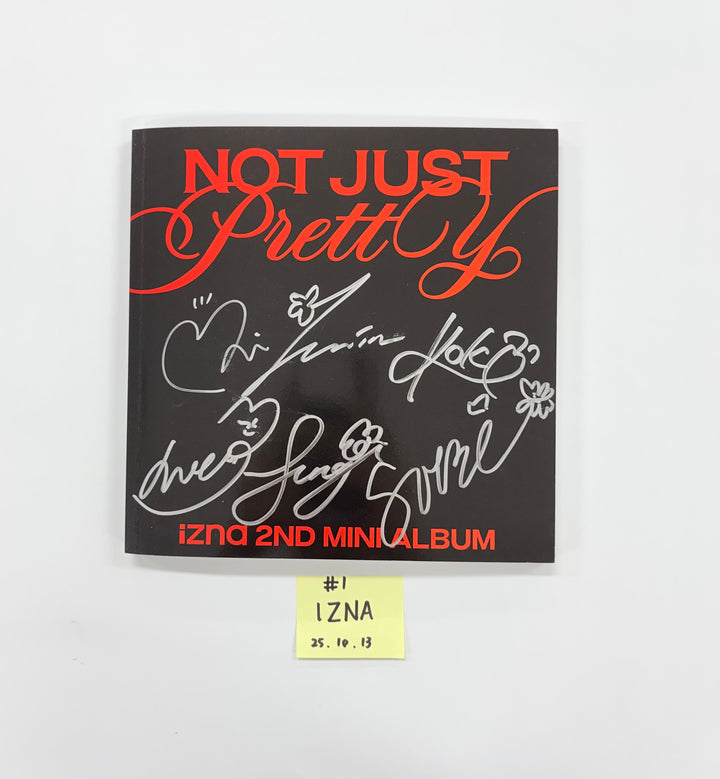 IZNA "Not Just Pretty", HITGS "Things we love : I" - Hand Autographed(Signed) Promo Album [25.10.13]