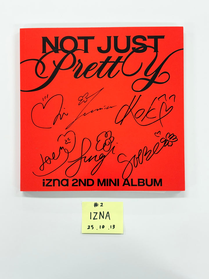 IZNA "Not Just Pretty", HITGS "Things we love : I" - Hand Autographed(Signed) Promo Album [25.10.13]
