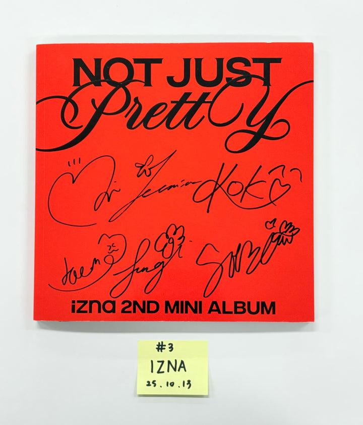 IZNA "Not Just Pretty", HITGS "Things we love : I" - Hand Autographed(Signed) Promo Album [25.10.13]