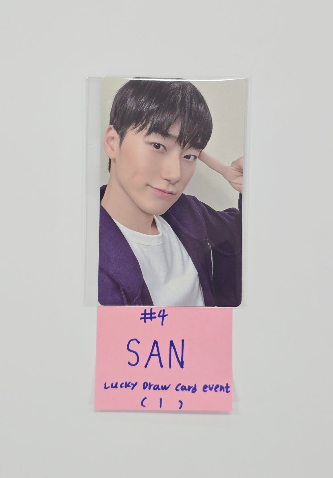 ATEEZ - ATEEZ "8ROOM" POP-UP STORE Lucky Draw Card Event Photocard, polaroid type Photocard, Keyring [25.10.14]