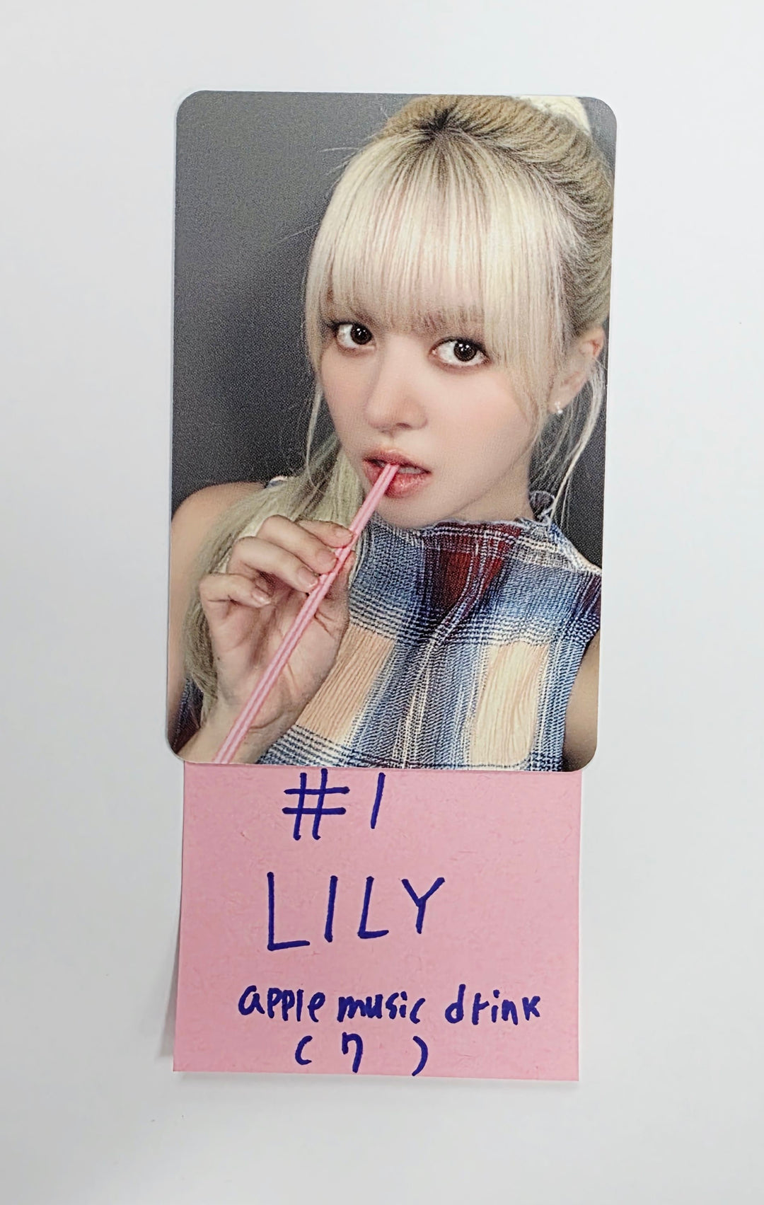NMIXX "Blue Valentine" - Apple Music Drink Event Photocard [25.10.14]