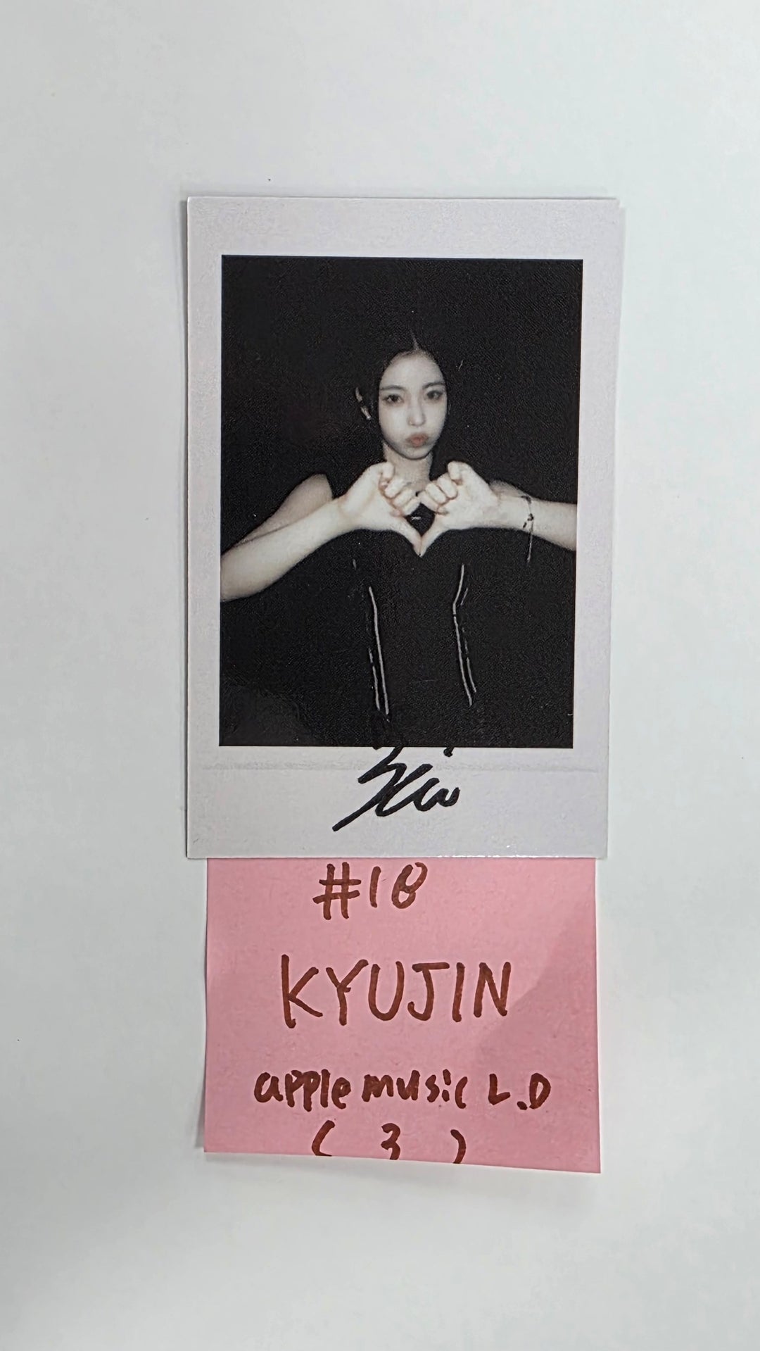 NMIXX "Blue Valentine" - Apple Music Lucky Draw Event Photocard, polaroid type Photocard [25.10.14]