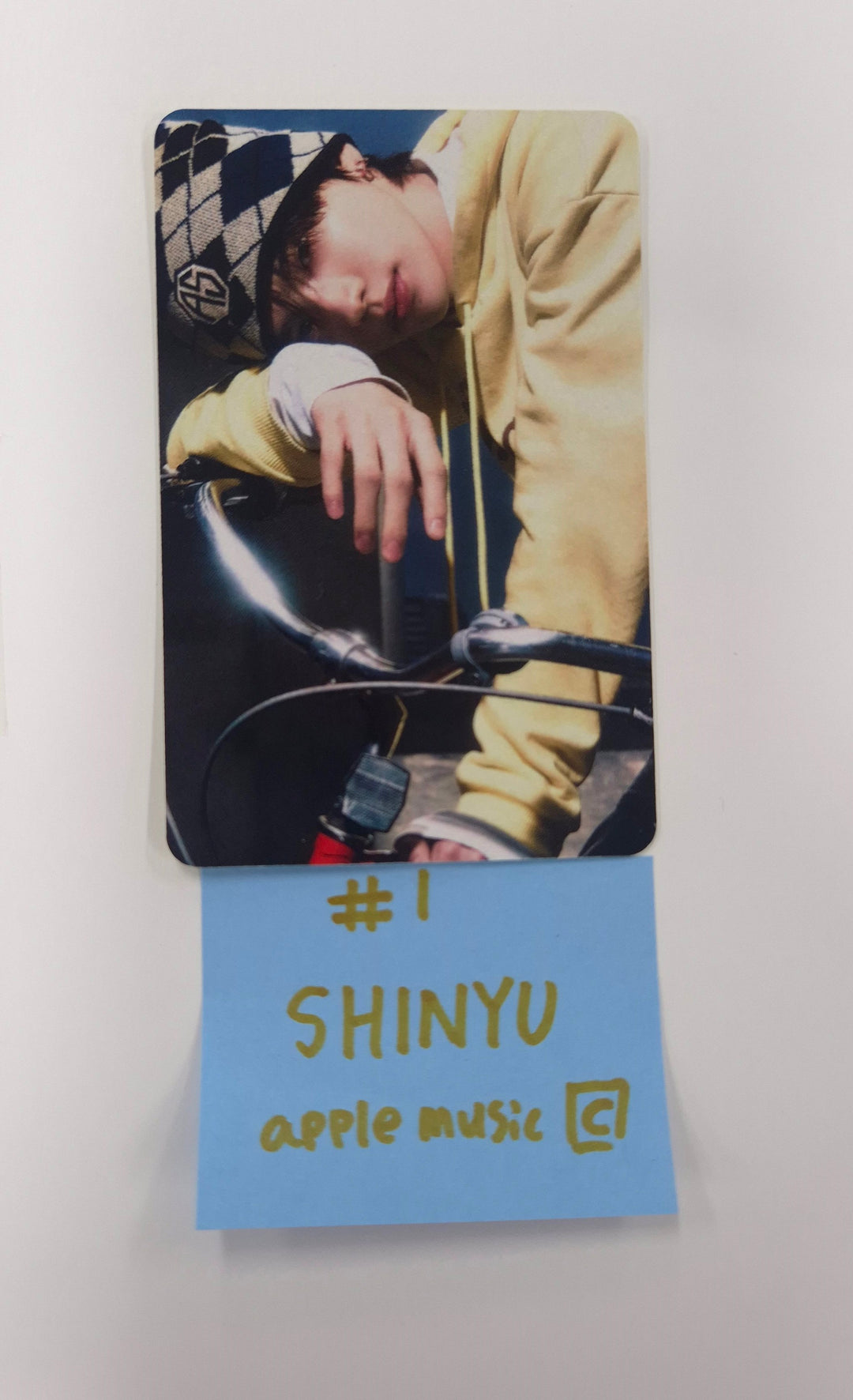 TWS "Play Hard" - Apple Music Pre-Order Benefit Photocard (COMPACT Ver.) [25.10.15]