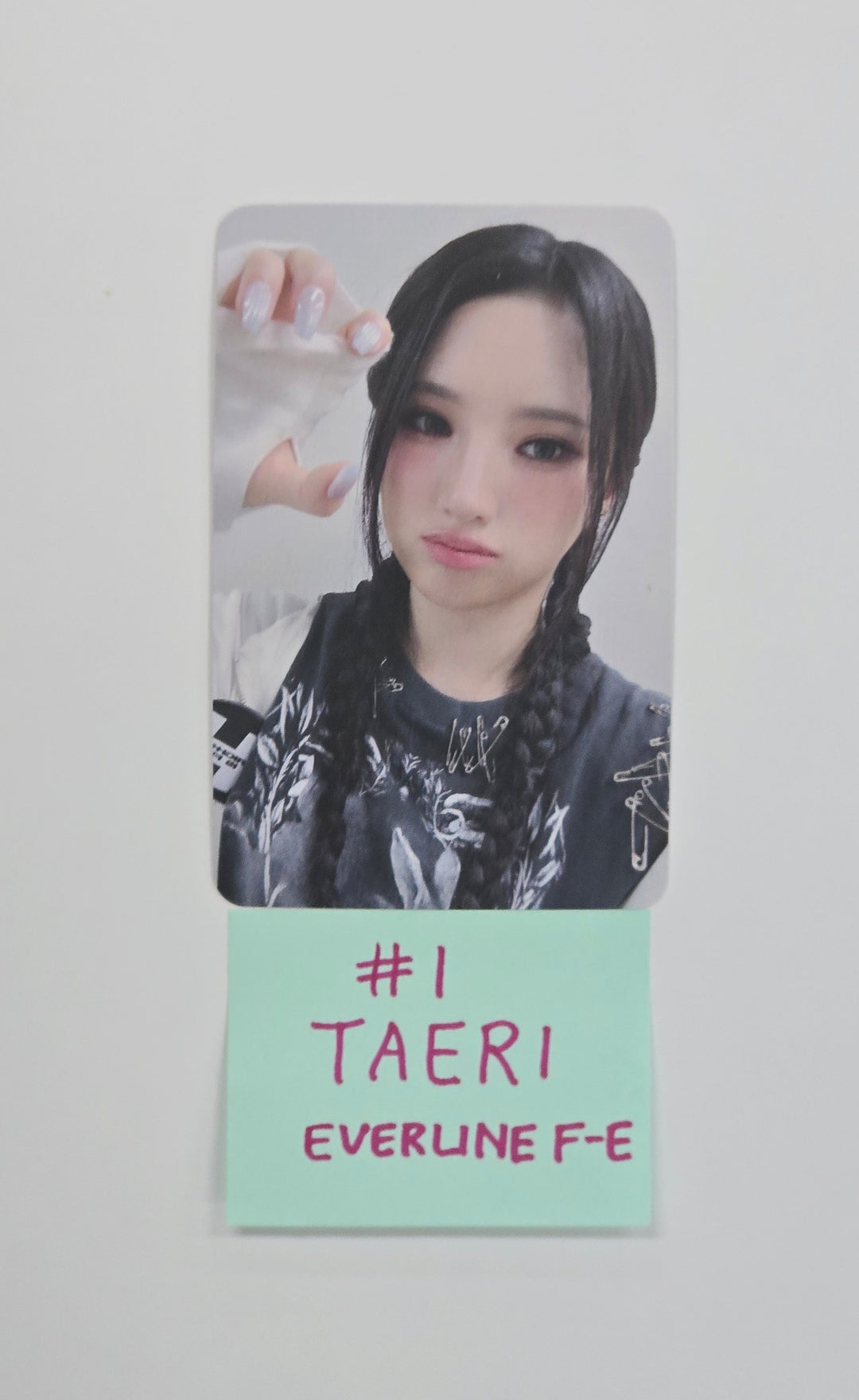 III "RE:AL iii" - Evreline Fansign Event Photocard [25.10.16]