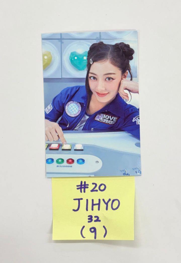 TWICE - 2025 TWICE FANMEETING "10VE UNIVERSE" POP-UP STORE Trading Photocard (1) [25.10.17]