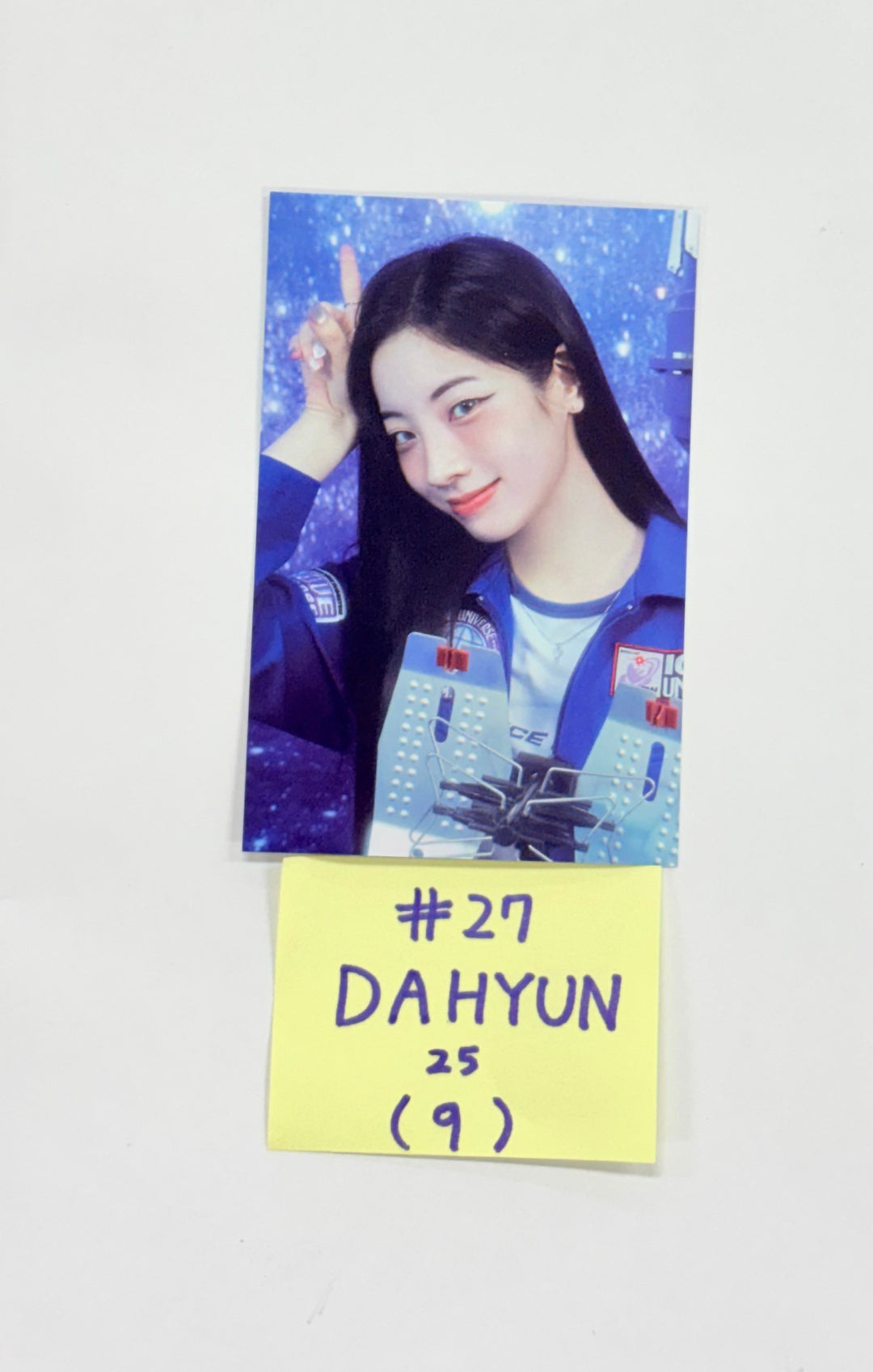 TWICE - 2025 TWICE FANMEETING "10VE UNIVERSE" POP-UP STORE Trading Photocard (2) [25.10.17]