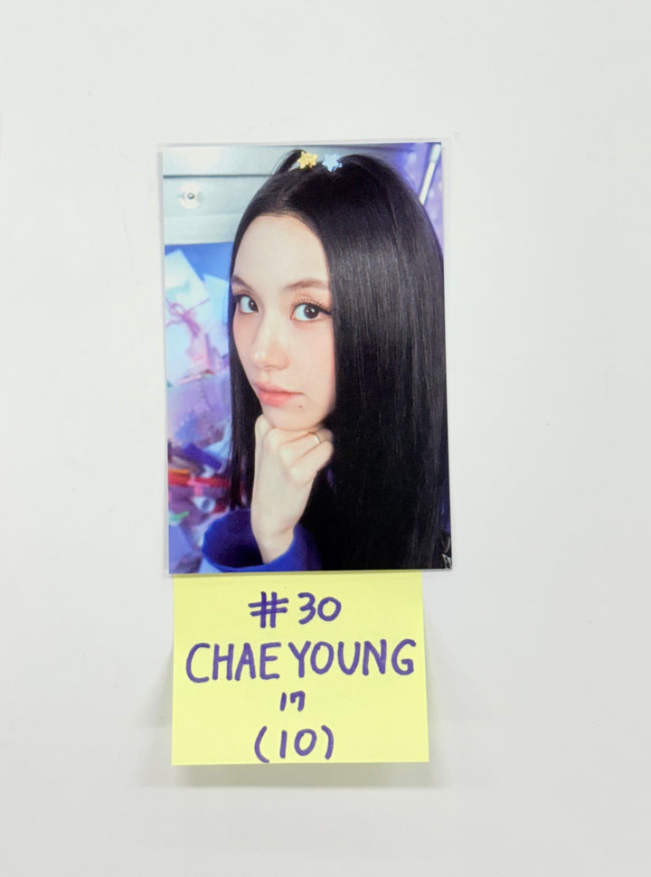 TWICE - 2025 TWICE FANMEETING "10VE UNIVERSE" POP-UP STORE Trading Photocard (2) [25.10.17]