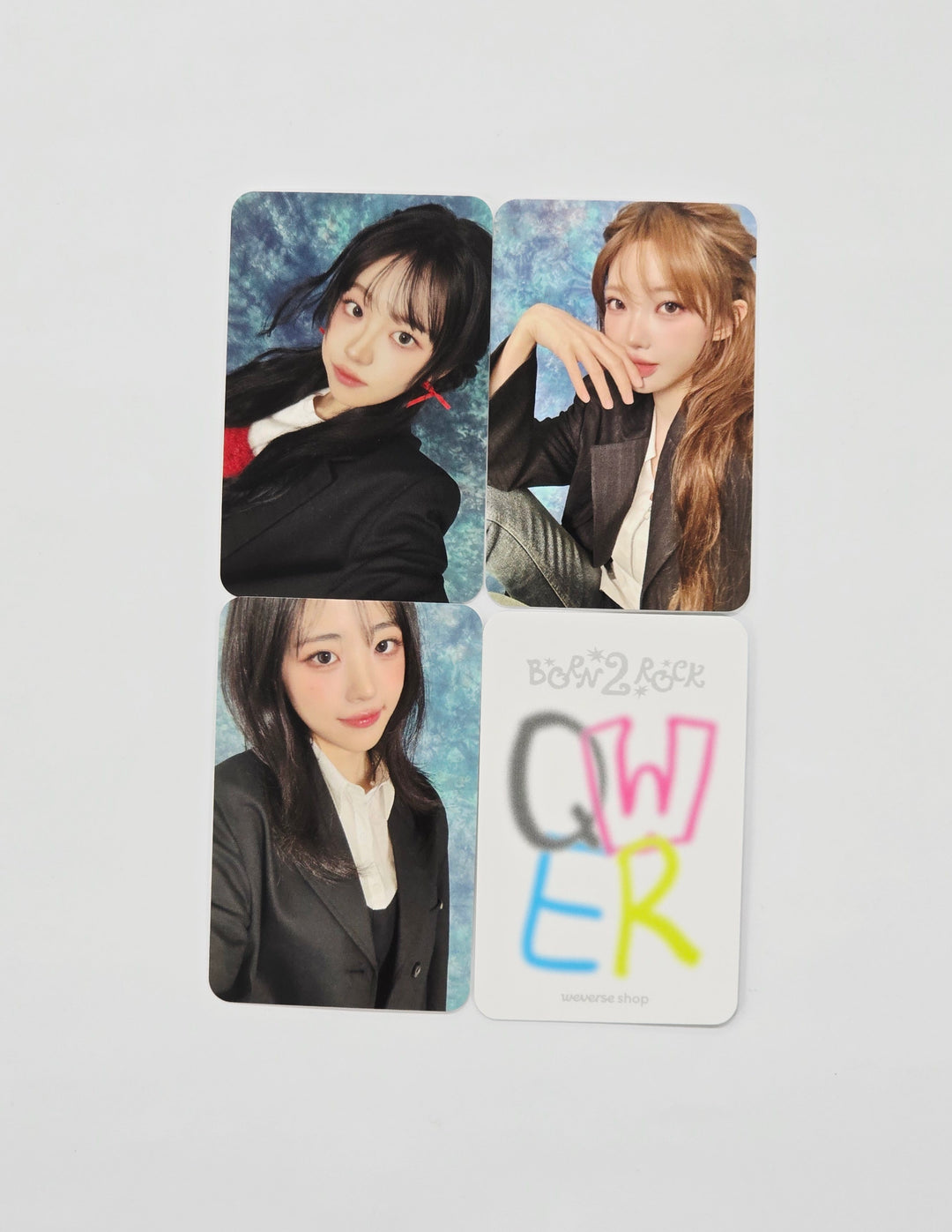 QWER - “Born 2 Rock” QWER 2nd Anniversary Pop-up Store MD Event Photocard (1) [25.10.20]