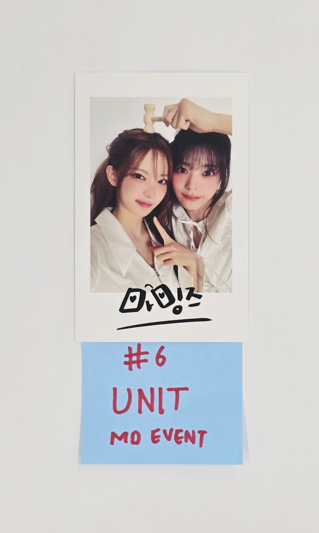 QWER - “Born 2 Rock” QWER 2nd Anniversary Pop-up Store MD Event Polaroid type Unit Photocard (2) [25.10.20]