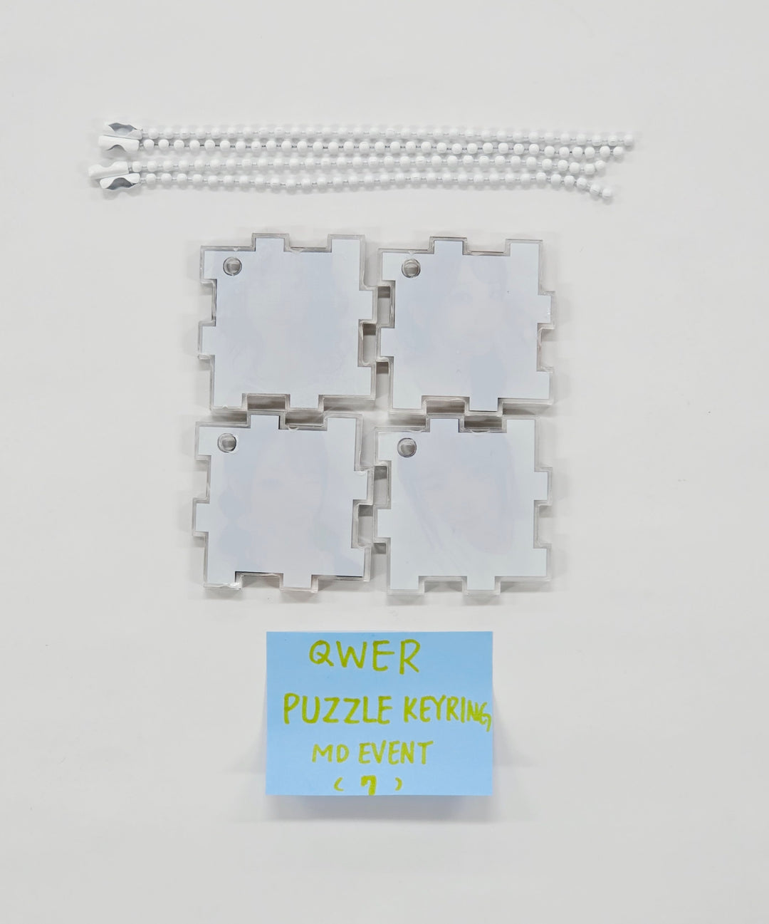 QWER - “Born 2 Rock” QWER 2nd Anniversary Pop-up Store Puzzle Keyring [25.10.20]