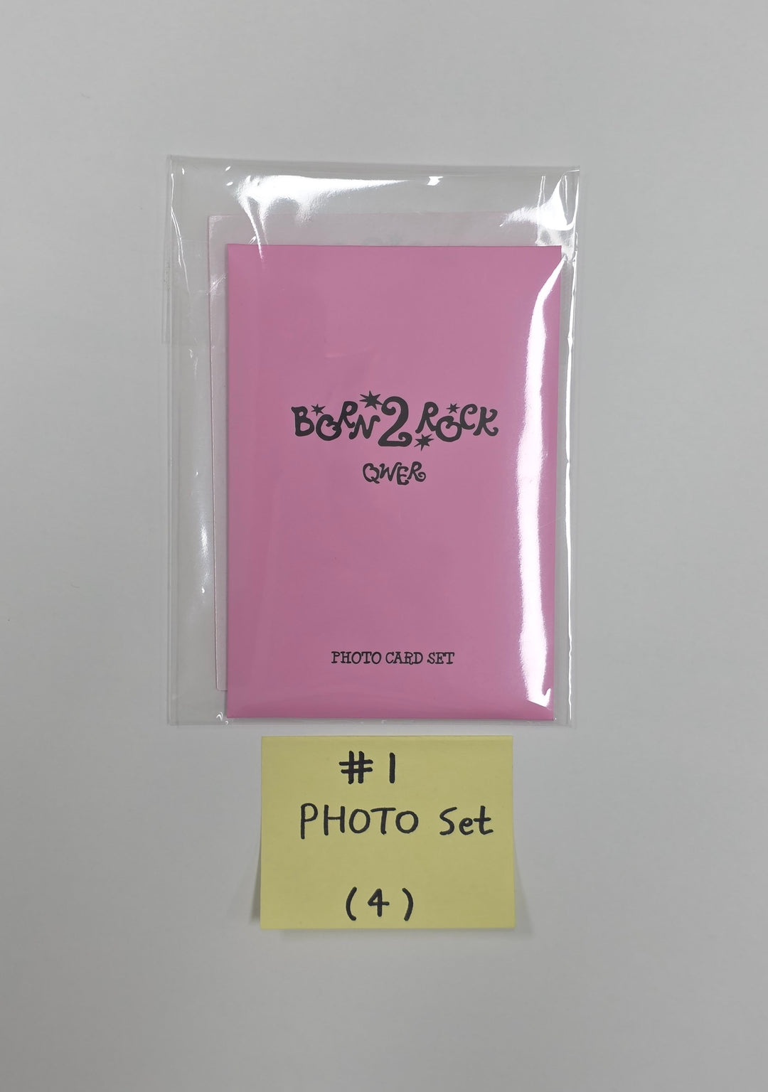 QWER - “Born 2 Rock” QWER 2nd Anniversary Pop-up Store MD [25.10.20]