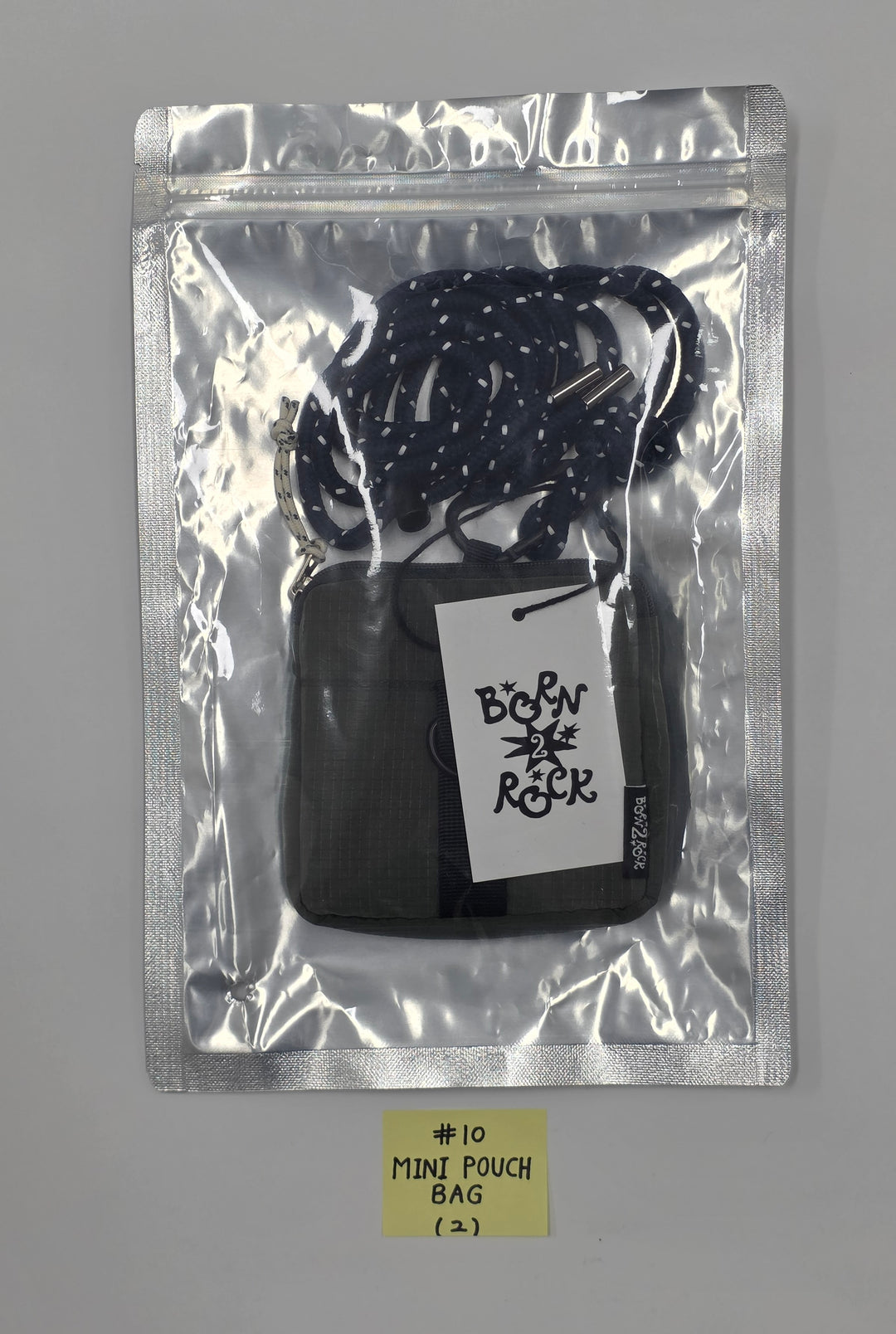 QWER - “Born 2 Rock” QWER 2nd Anniversary Pop-up Store MD [25.10.20]
