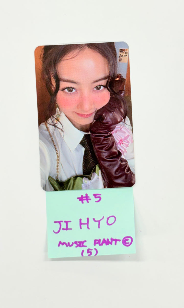 TWICE "TEN: The Story Goes On" - Music Plant Pre-Order Benefit Photocard (Cast Ver.) [25.10.21]