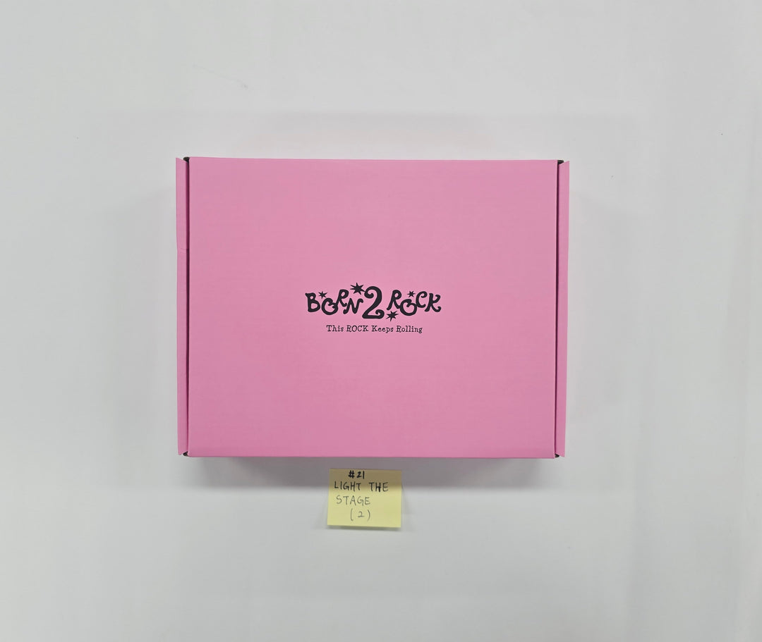 QWER - “Born 2 Rock” QWER 2nd Anniversary Pop-up Store MD [25.10.20]