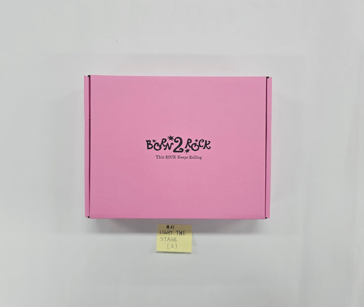 QWER - “Born 2 Rock” QWER 2nd Anniversary Pop-up Store MD [25.10.20]