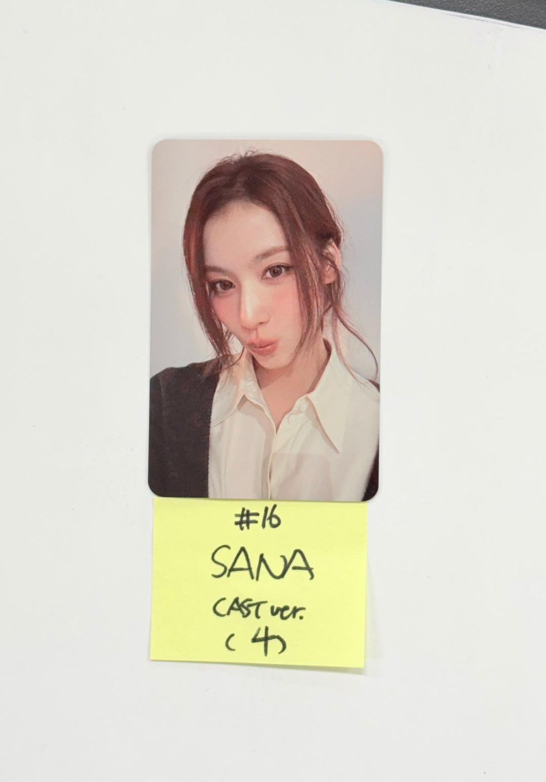 TWICE "TEN: The Story Goes On" - Official Photocard, Seal Sticker (Cast Ver.) (1) [25.10.21]