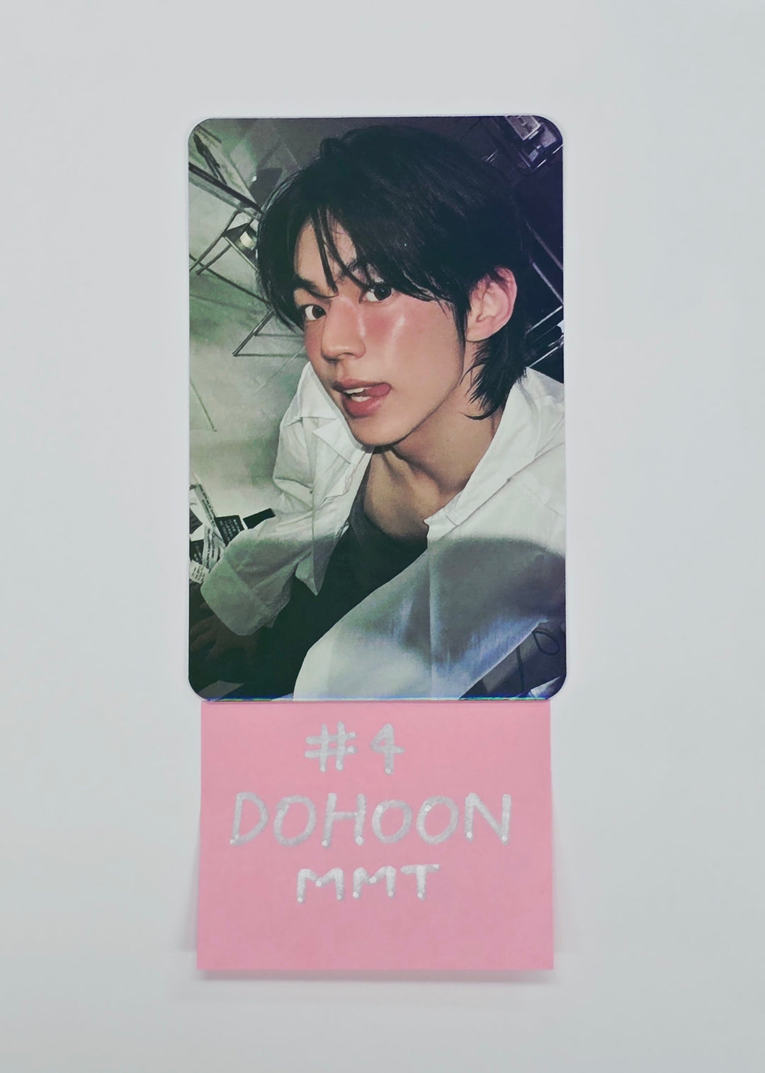 TWS "Play Hard" - MMT Pre-Order Benefit Hologram Photocard [25.10.22]
