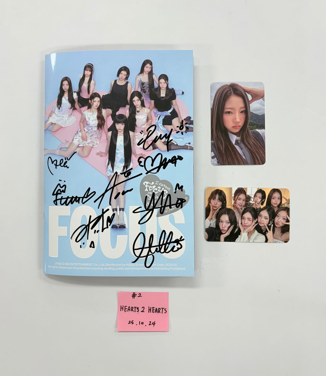 Hearts2Hearts "FOCUS" - Hand Autographed(Signed) Promo Album [25.10.24]