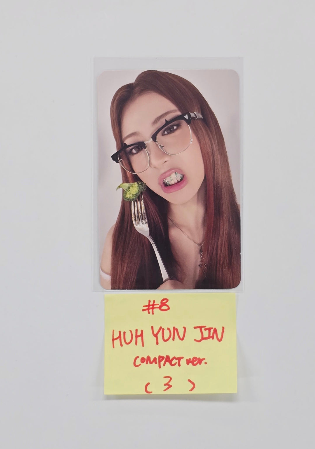 Le Sserafim "SPAGHETTI" - Official Photocard (comepact ver.) [25.10.27]