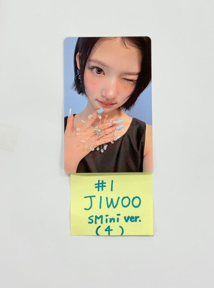 Hearts2Hearts "Focus" - Official Photocard (SMini Ver.) [25.10.28]