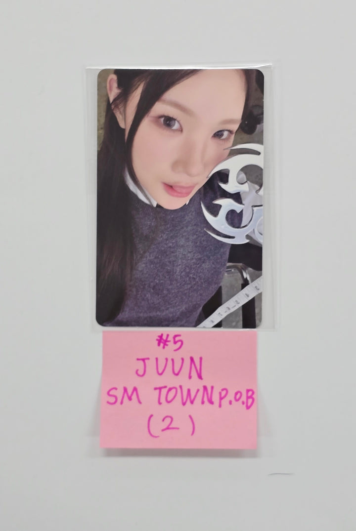 Hearts2Hearts "Focus" - Smtown & Store Pre-Order Benefit Photocard [25.10.29]