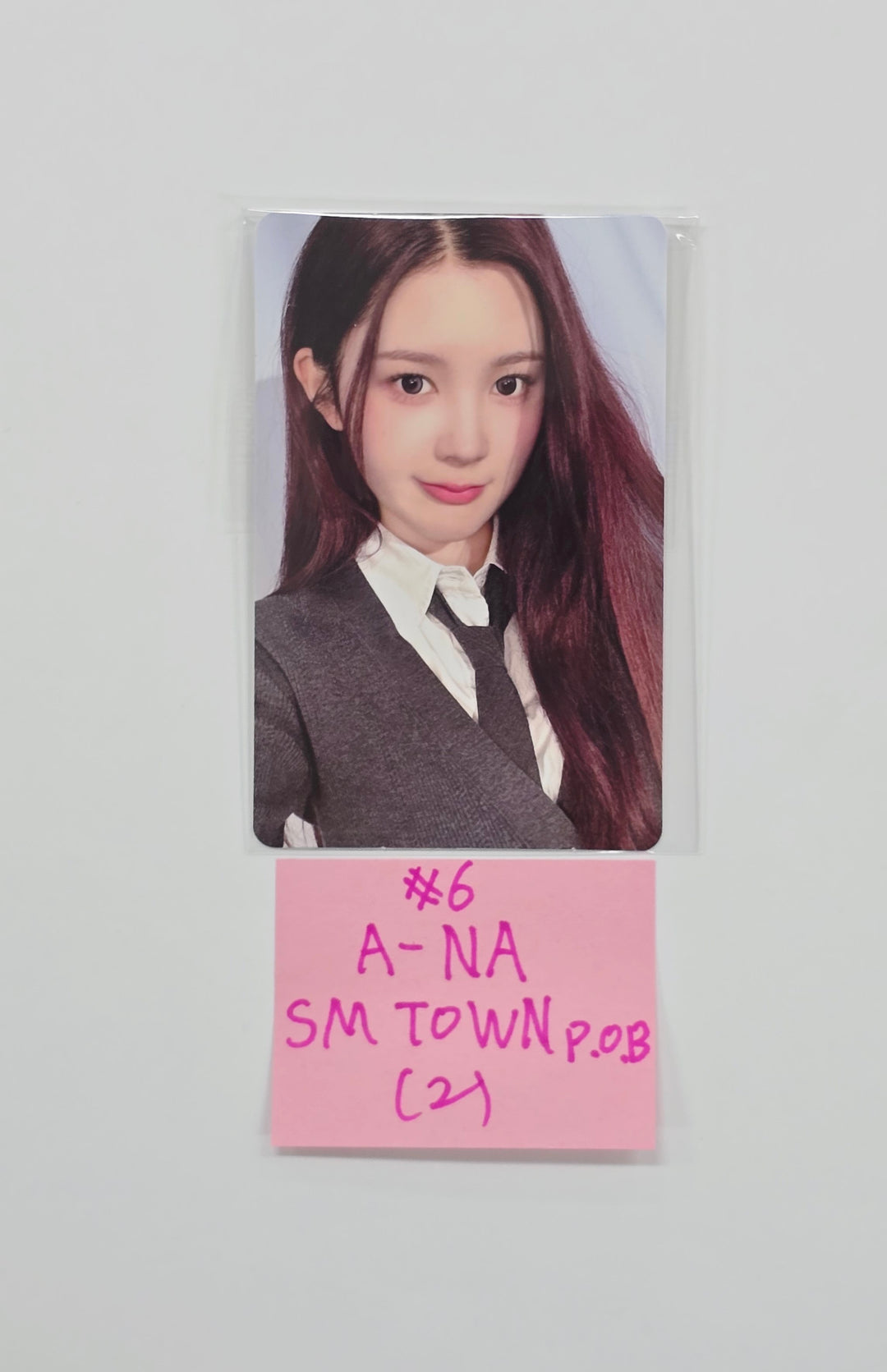 Hearts2Hearts "Focus" - Smtown & Store Pre-Order Benefit Photocard [25.10.29]