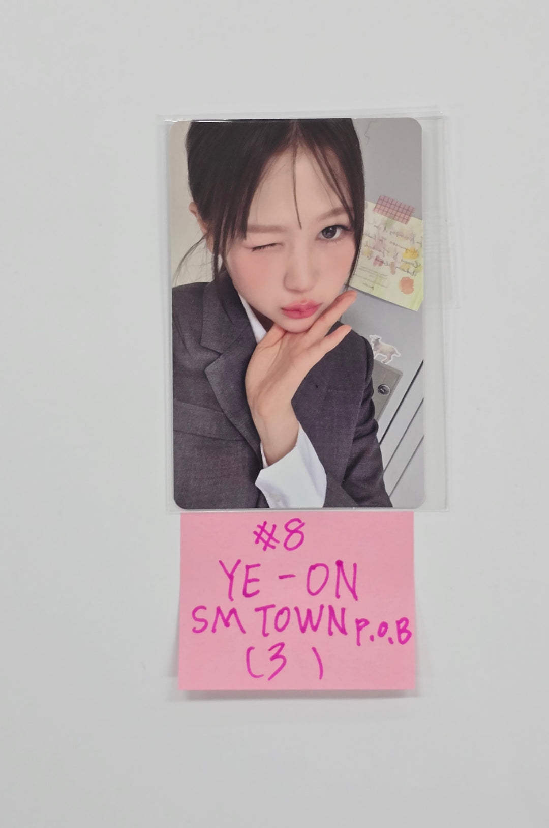 Hearts2Hearts "Focus" - Smtown & Store Pre-Order Benefit Photocard [25.10.29]