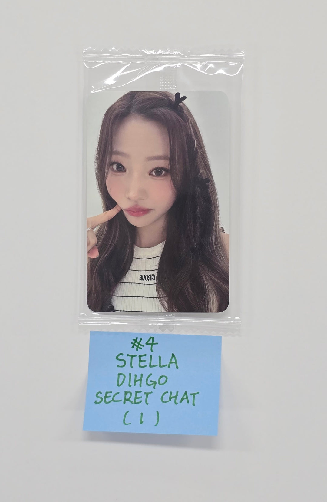 Hearts2Hearts "Focus" - Ktown4U Dingo Music Secrt Chat Gift Event Photocard (SMini Ver.) [25.10.30]