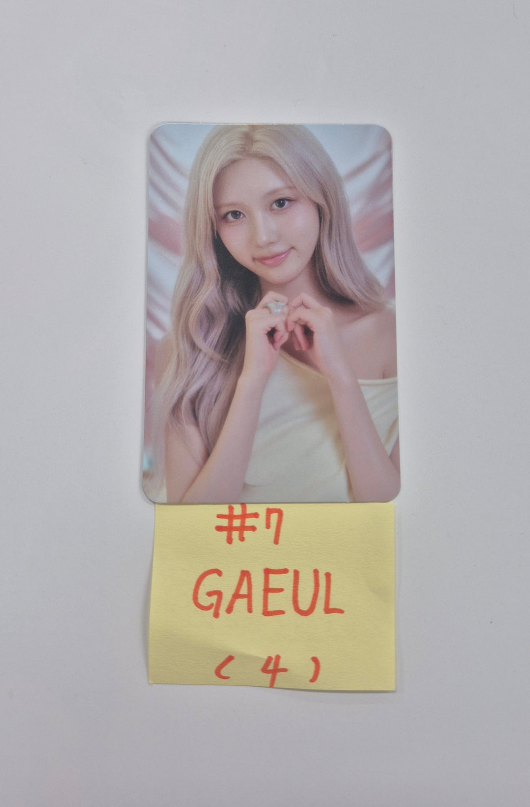 IVE - IVE WORLD TOUR "SHOW WHAT I AM" Trading  Photocard [25.10.31]