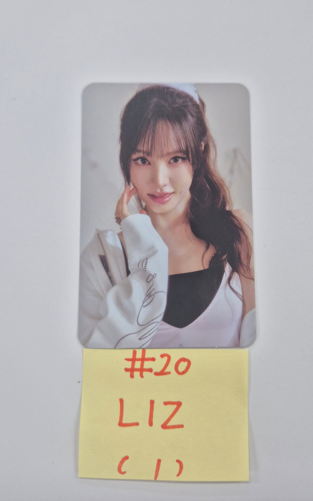 IVE - IVE WORLD TOUR "SHOW WHAT I AM" Trading  Photocard [25.10.31]