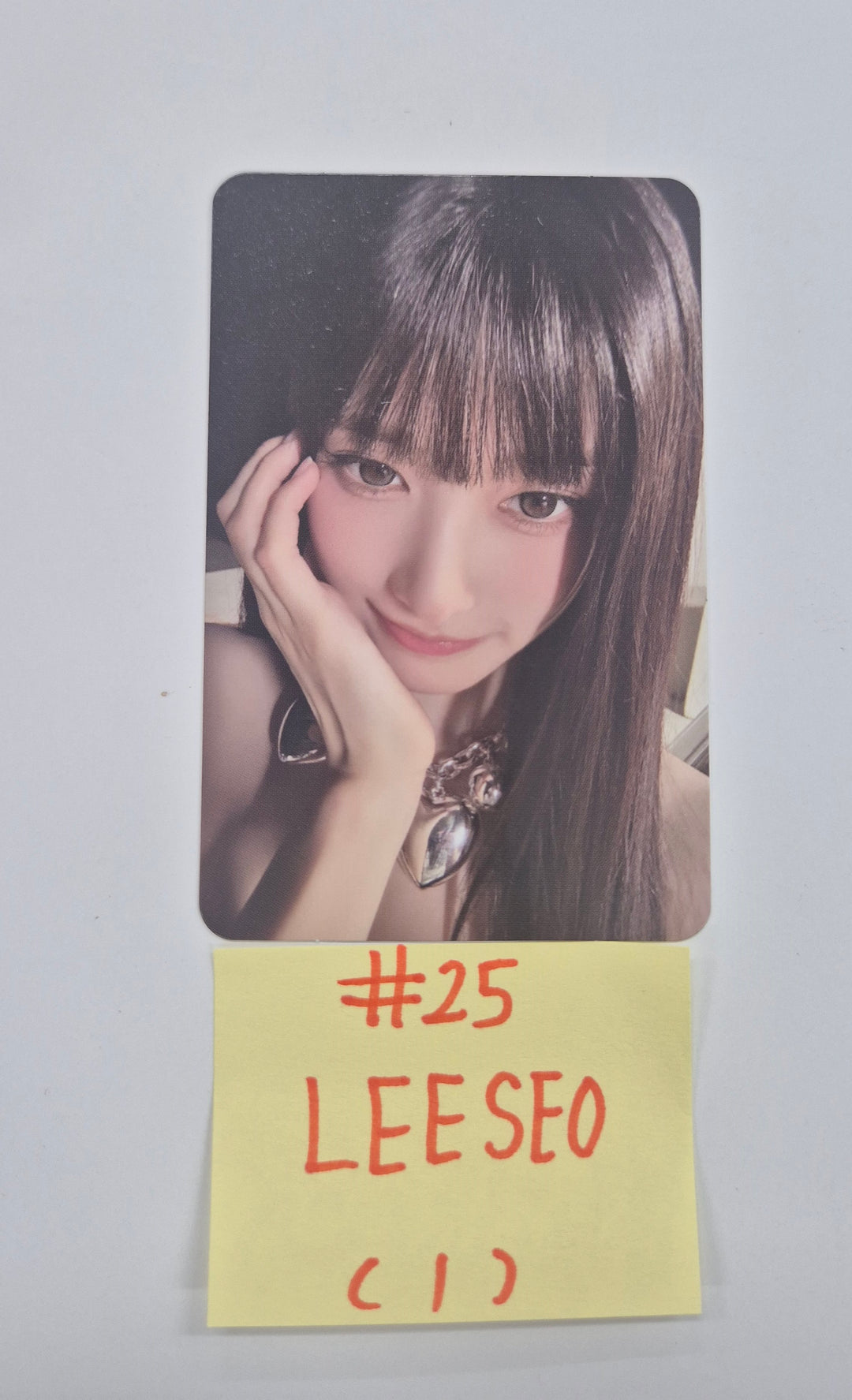 IVE - IVE WORLD TOUR "SHOW WHAT I AM" Trading  Photocard [25.10.31]