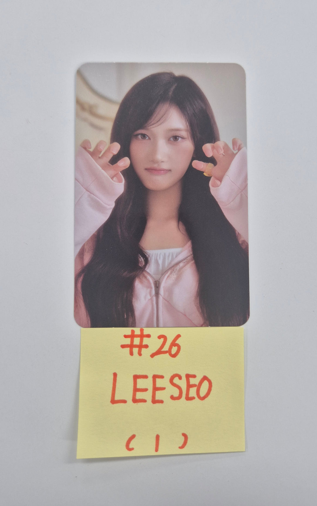 IVE - IVE WORLD TOUR "SHOW WHAT I AM" Trading  Photocard [25.10.31]