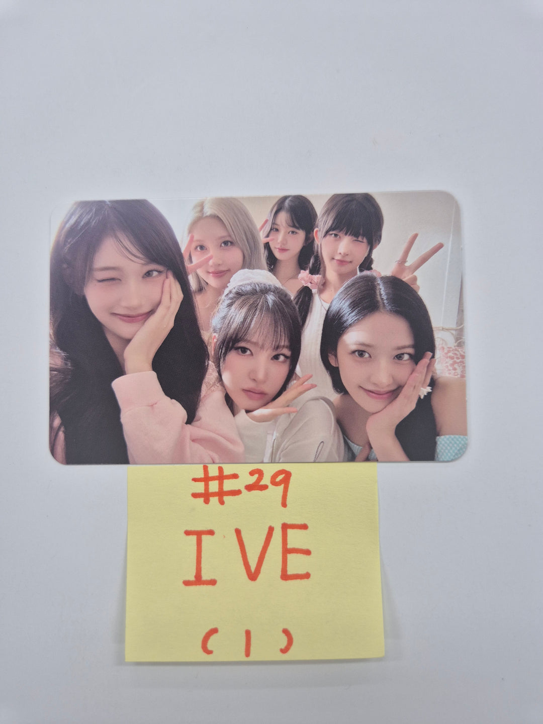 IVE - IVE WORLD TOUR "SHOW WHAT I AM" Trading  Photocard [25.10.31]