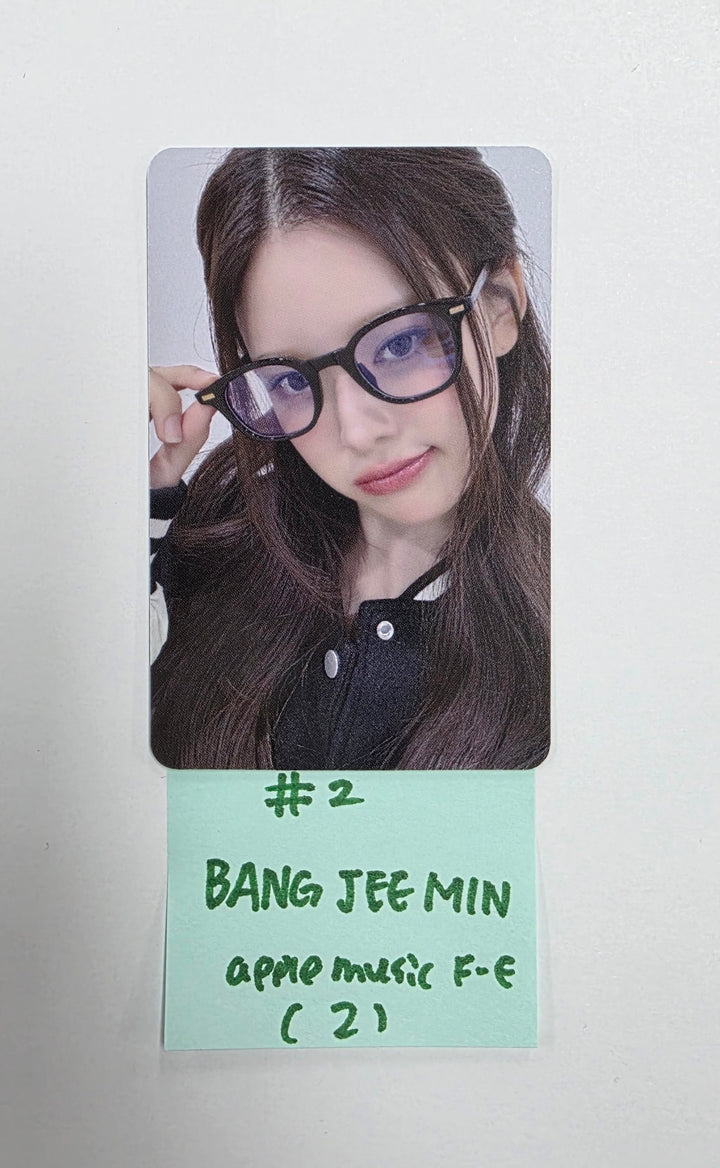 IZNA "Not Just Pretty" - AppleMusic Fansign Event Photocard (NFC_NEMO Ver.) [25.10.31]