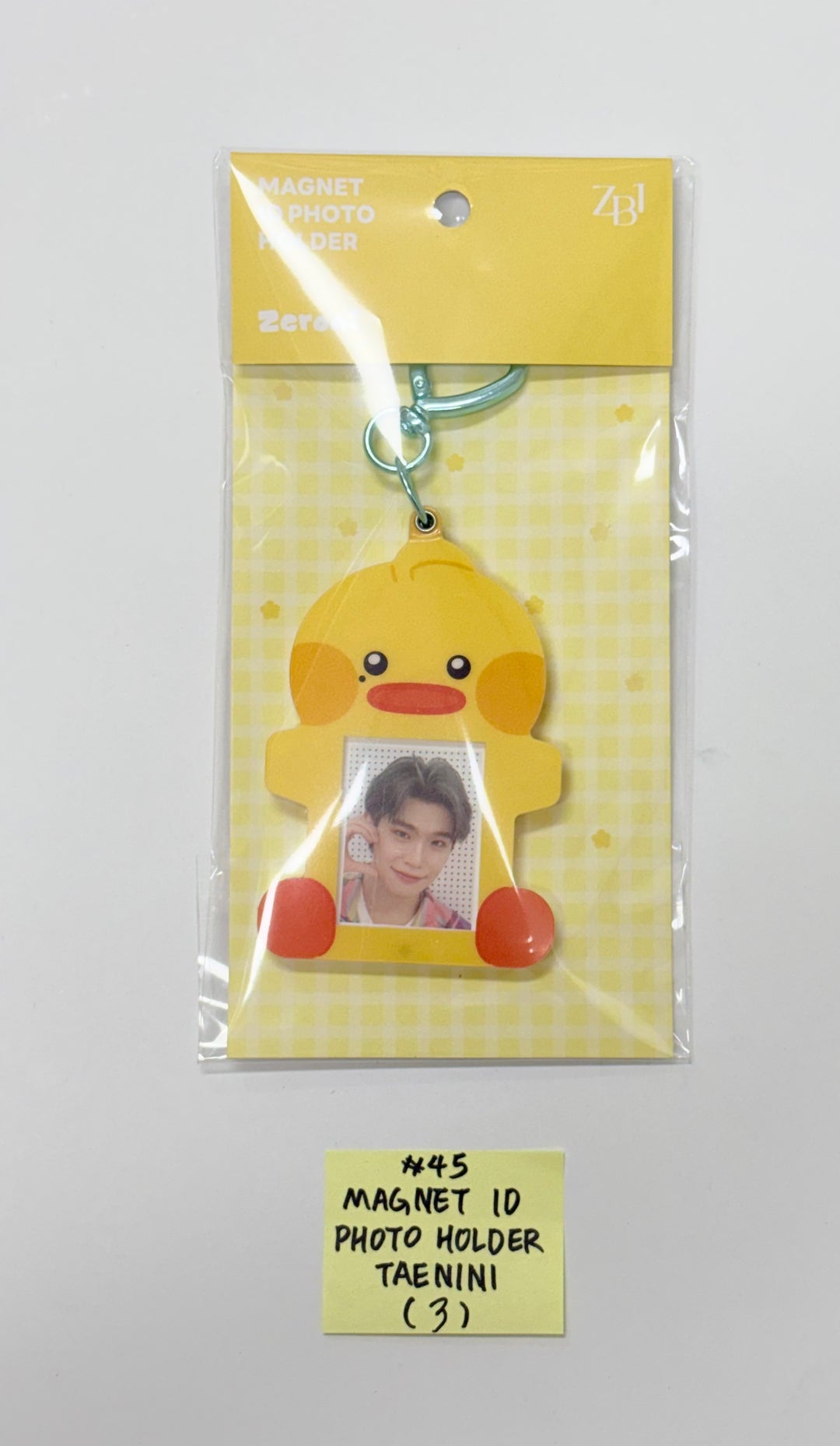 ZeroBaseOne - "Zeroni FLUFFY Wonderland" POP-UP Store Official MD (2) [25.11.04]