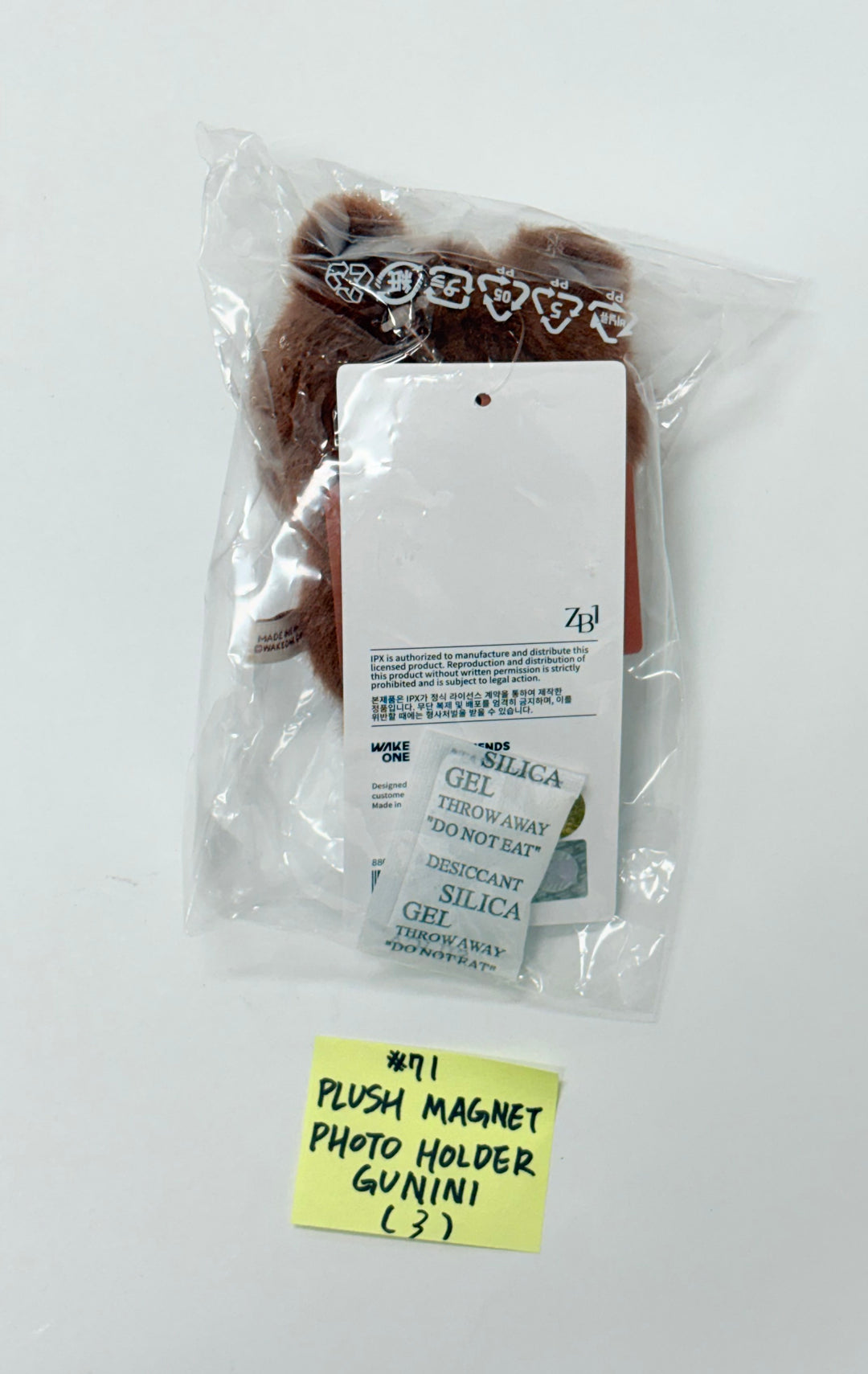 ZeroBaseOne - "Zeroni FLUFFY Wonderland" POP-UP Store Official MD (3) [25.11.04]