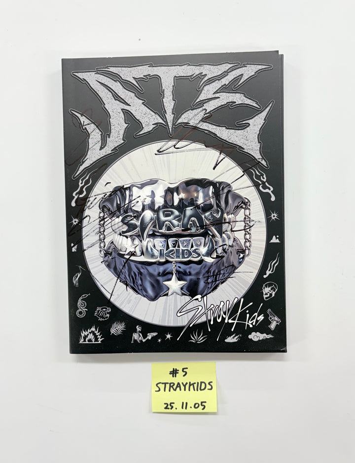 Stray Kids "ATE" - Hand Autographed(Signed) Promo Album [25.11.05]
