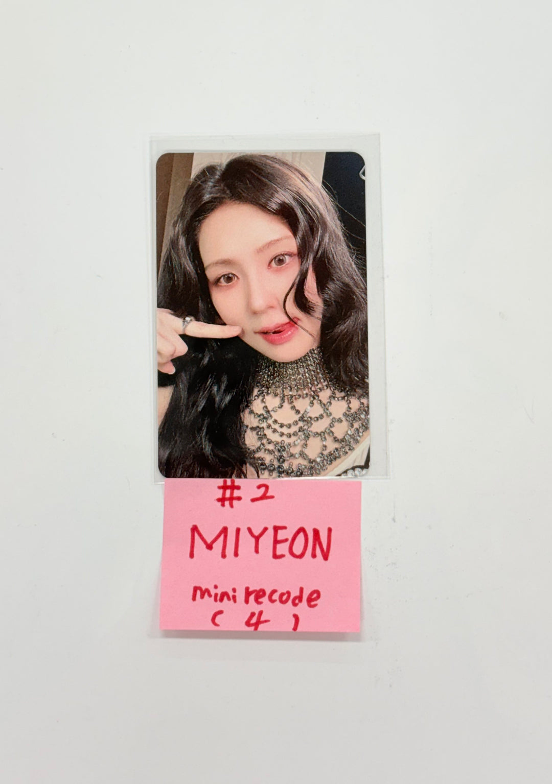 MIYEON (of I-dle) "MY, Lover" - Mini Record Pre-Order Benefit Photocard [25.11.06]