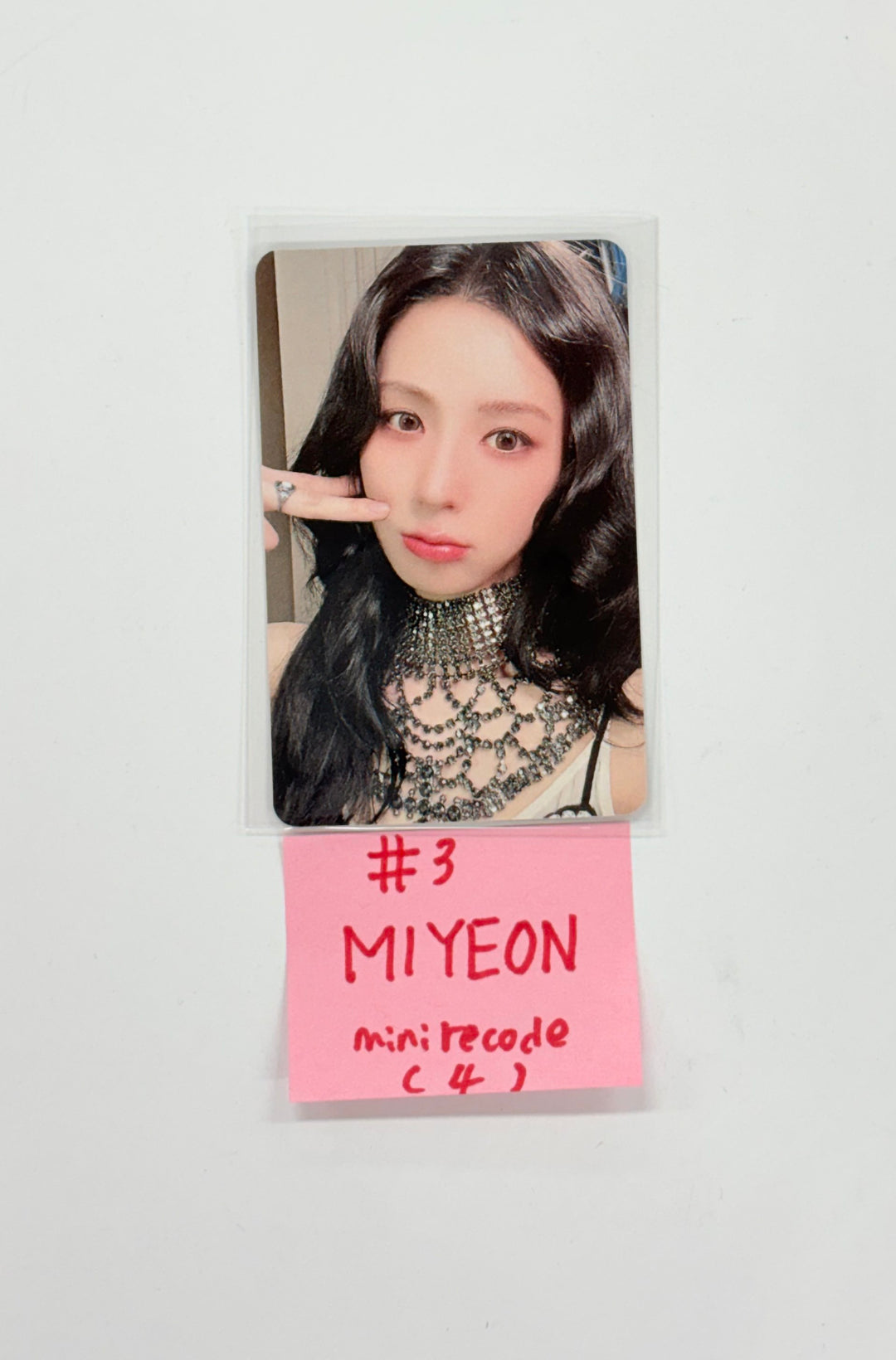 MIYEON (of I-dle) "MY, Lover" - Mini Record Pre-Order Benefit Photocard [25.11.06]
