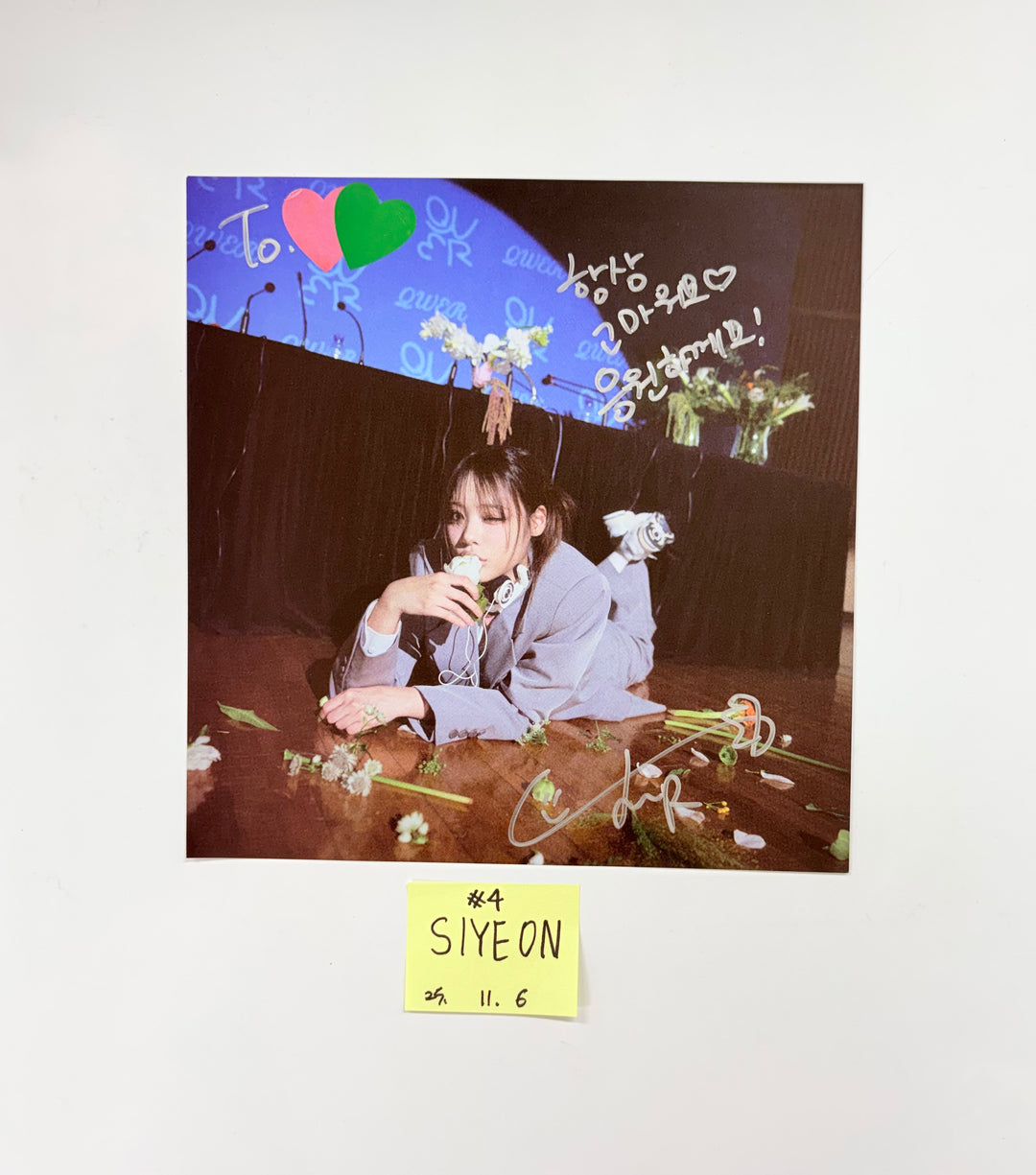 QWER - Album A Cut Page From Fansign Event Album [25.11.06]