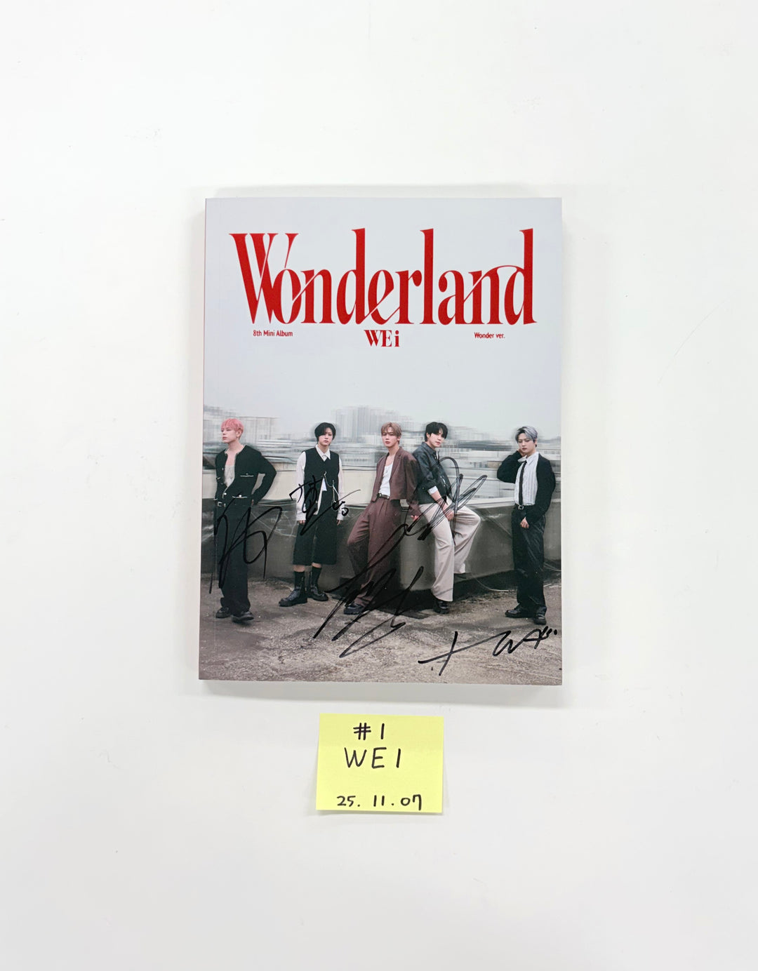 WEi "Wonderland" - Hand Autographed(Signed) Promo Album [25.11.07]