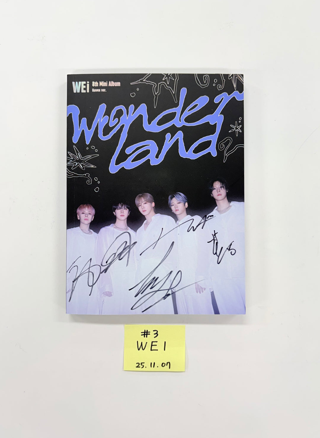 WEi "Wonderland" - Hand Autographed(Signed) Promo Album [25.11.07]
