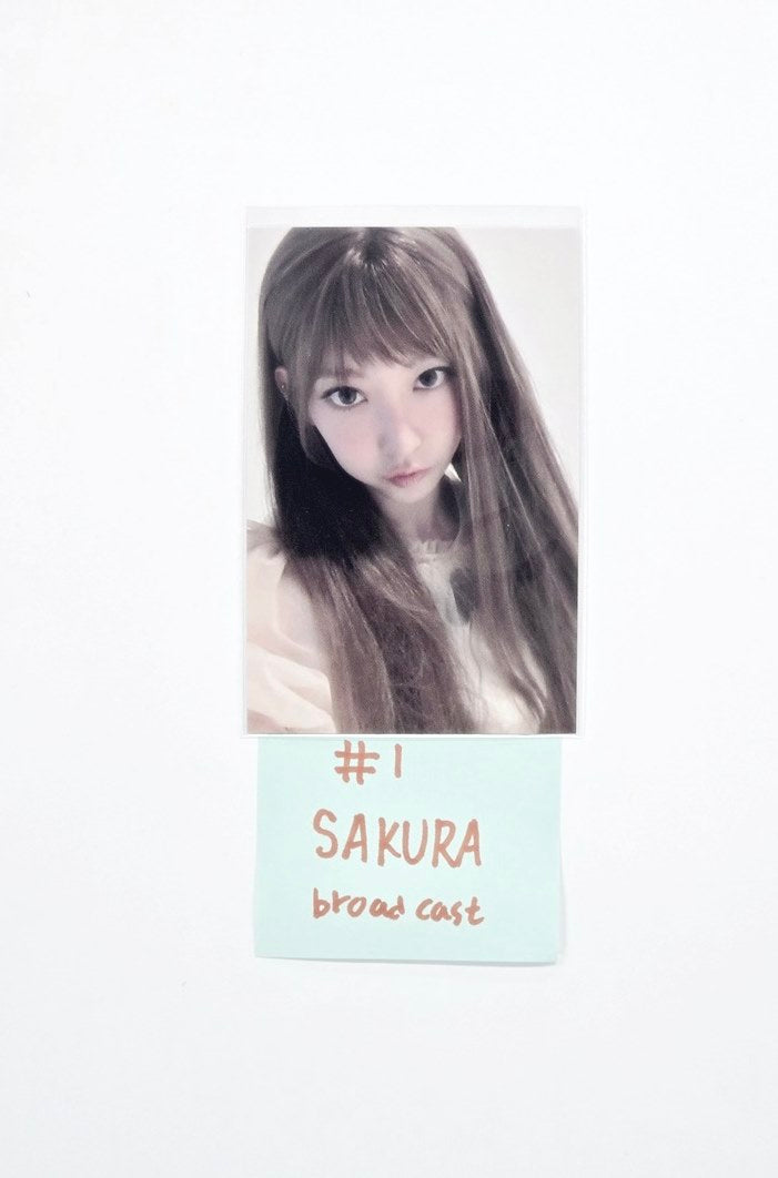 Le Sserafim "CRAZY" -  Broadcast Photocard [25.11.10]