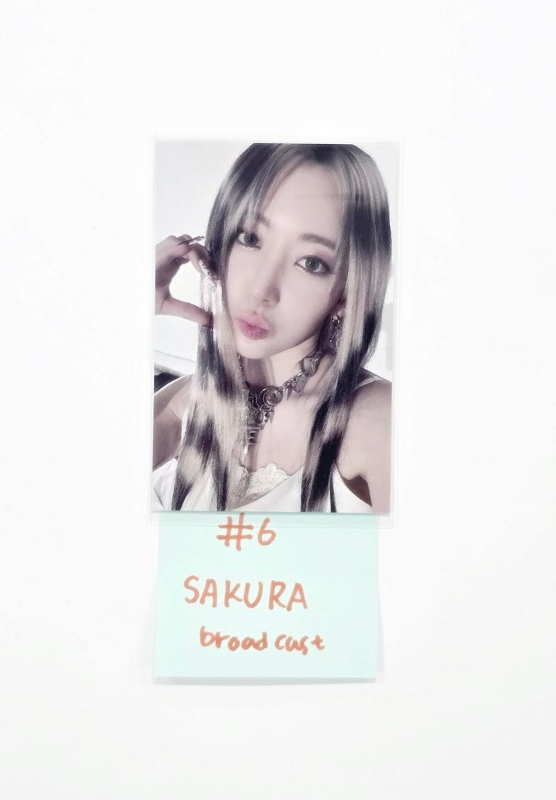 Le Sserafim "CRAZY" -  Broadcast Photocard [25.11.10]