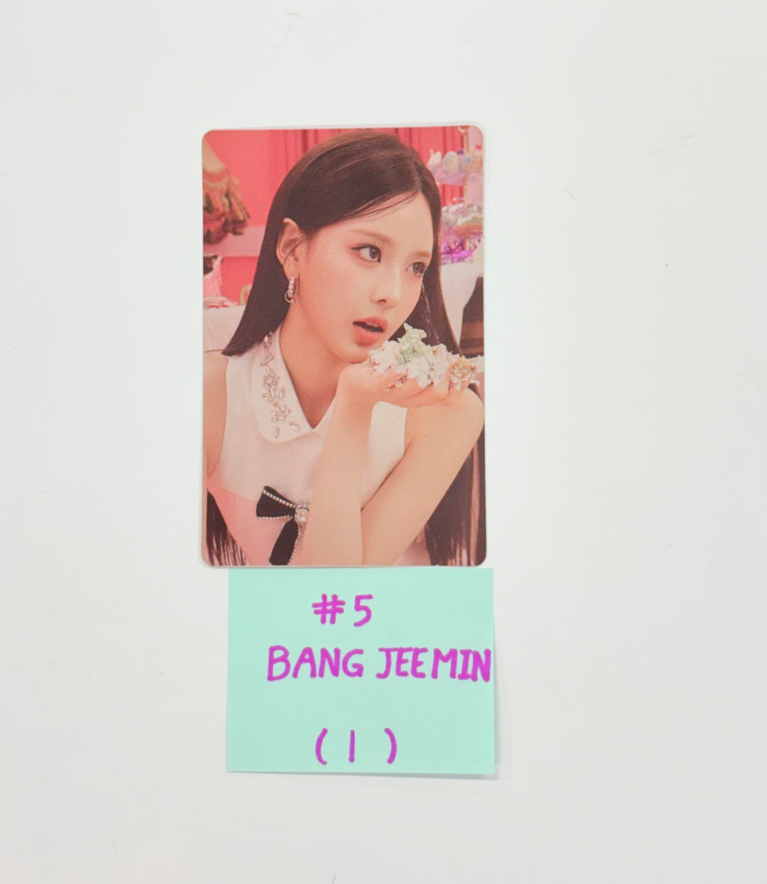 IZNA - 2025 izna 1st Fan-Con "Not Just Pretty" Trading Photocard [25.11.10]