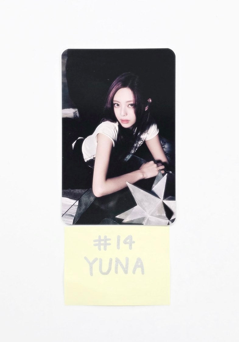 ITZY - "TUNNEL VISION" POP-UP Store Trading Photocard [25.11.11]