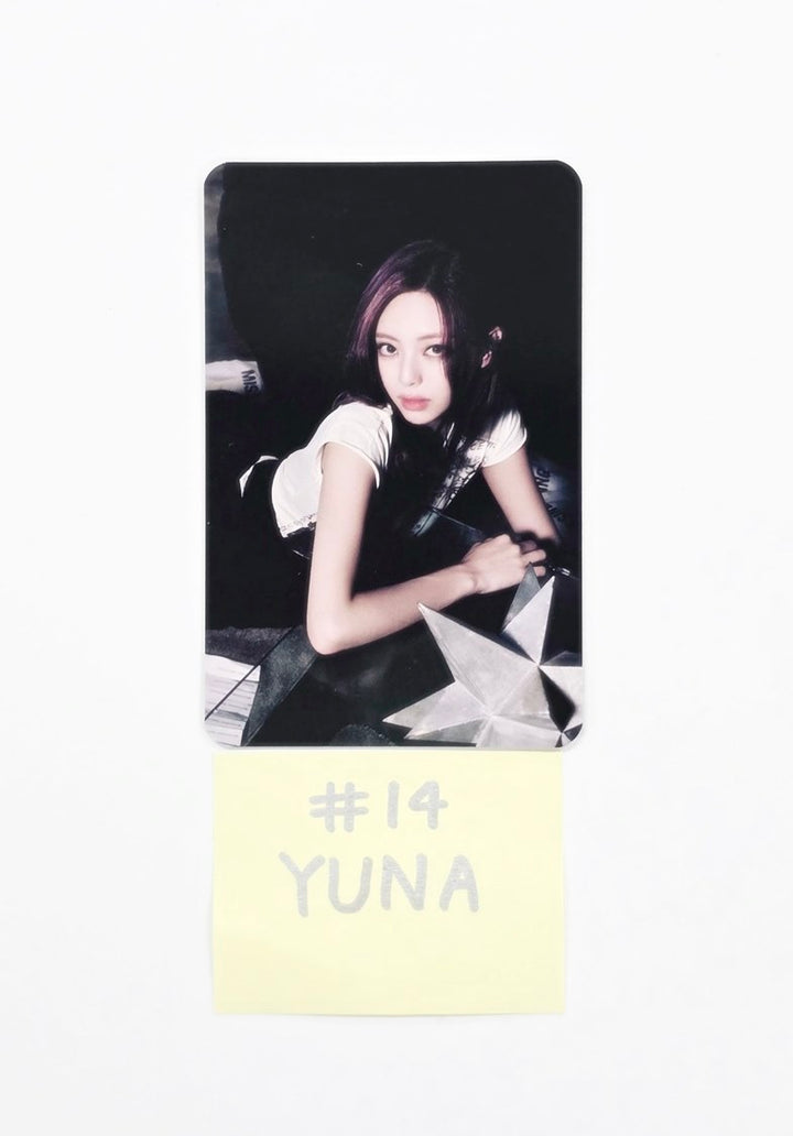 ITZY - "TUNNEL VISION" POP-UP Store Trading Photocard [25.11.11]