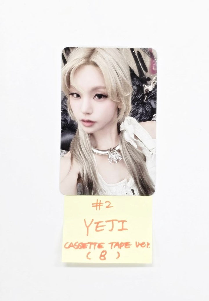 ITZY "TUNNEL VISION" - Official Photocard (Cassette Tape Ver.) [25.11.11]