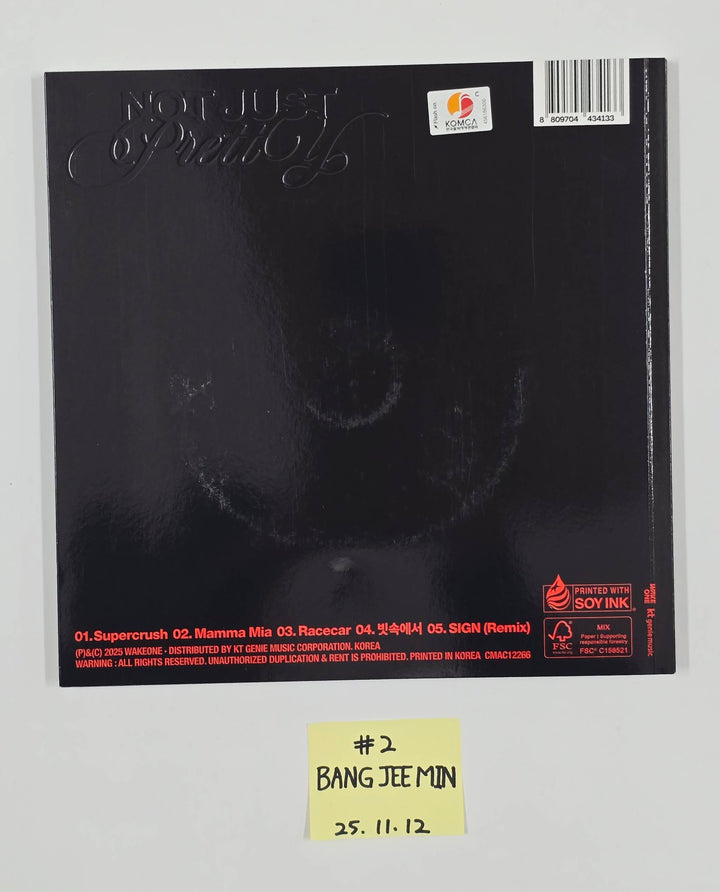 IZNA "Not Just Pretty" - Hand Autographed(Signed) Album [25.11.12]